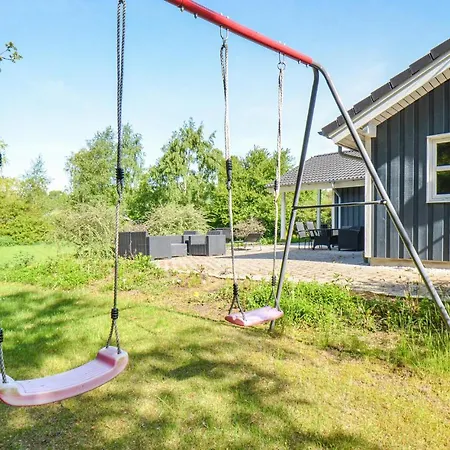 3 Bedroom Lovely In Prázdninový dům *