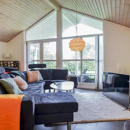 3 Bedroom Lovely In Prázdninový dům *